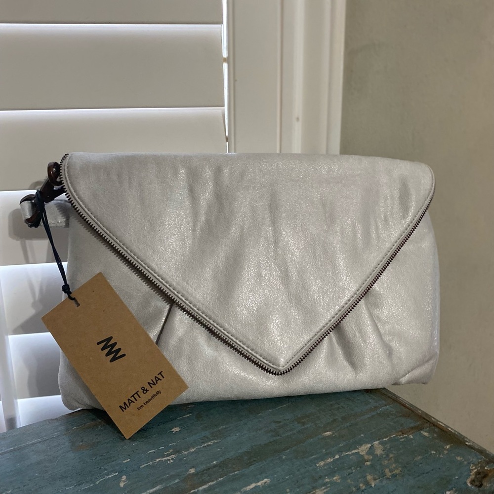 Women’s brand new white/silver Matt & Nat bag
